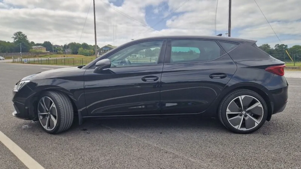 2021 (212) SEAT Leon FR+ 1.5 TSI 150PS | One Owner | High Specification | Full Service History - Image 5