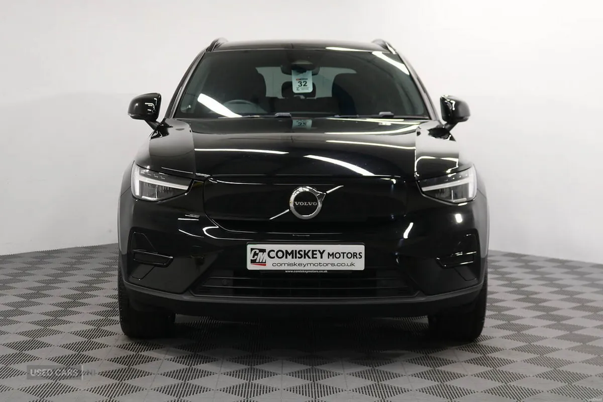 Volvo XC40 Core - Image 2