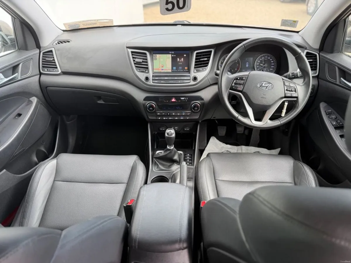 Hyundai Tucson ix35 Executive 5DR - Image 6