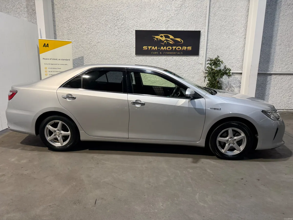 Toyota Camry 2016 Hybrid - Image 4