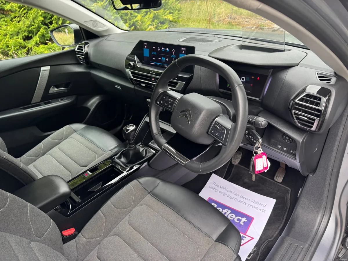 22 Citroen C4 1.2 crossover - Image 6