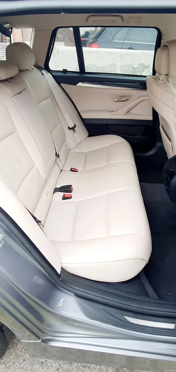 BMW 5-Series 2011 - Image 4