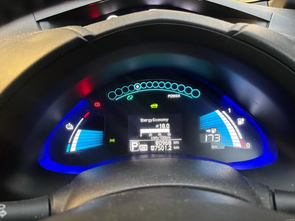 Nissan leaf 30kwh SV 11 bars excellent condition - Image 5