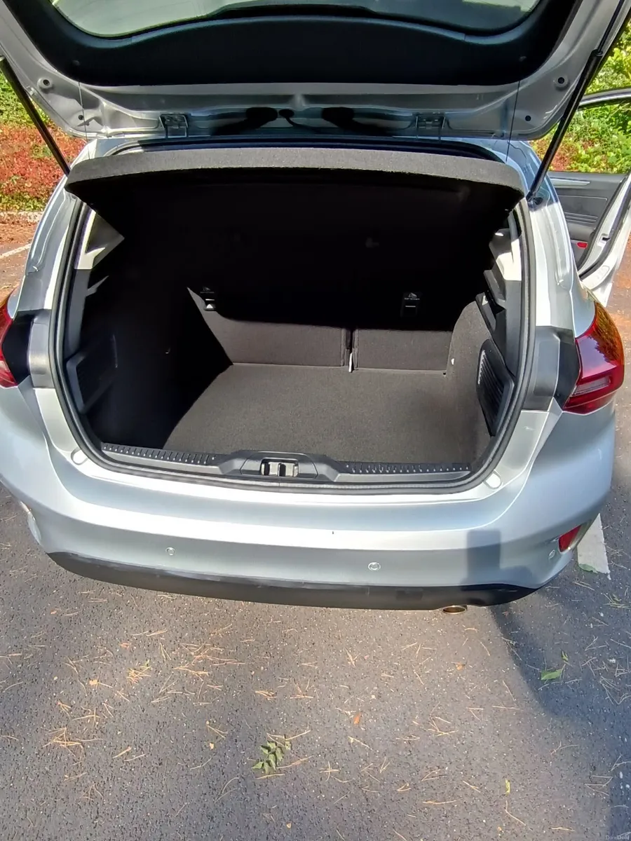 Ford Focus 2023 - Image 3