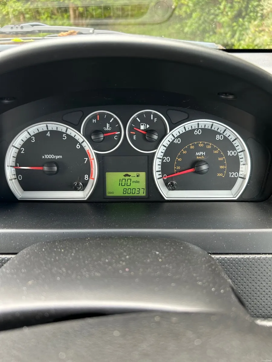 Chevrolet Aveo 2011 - Image 2