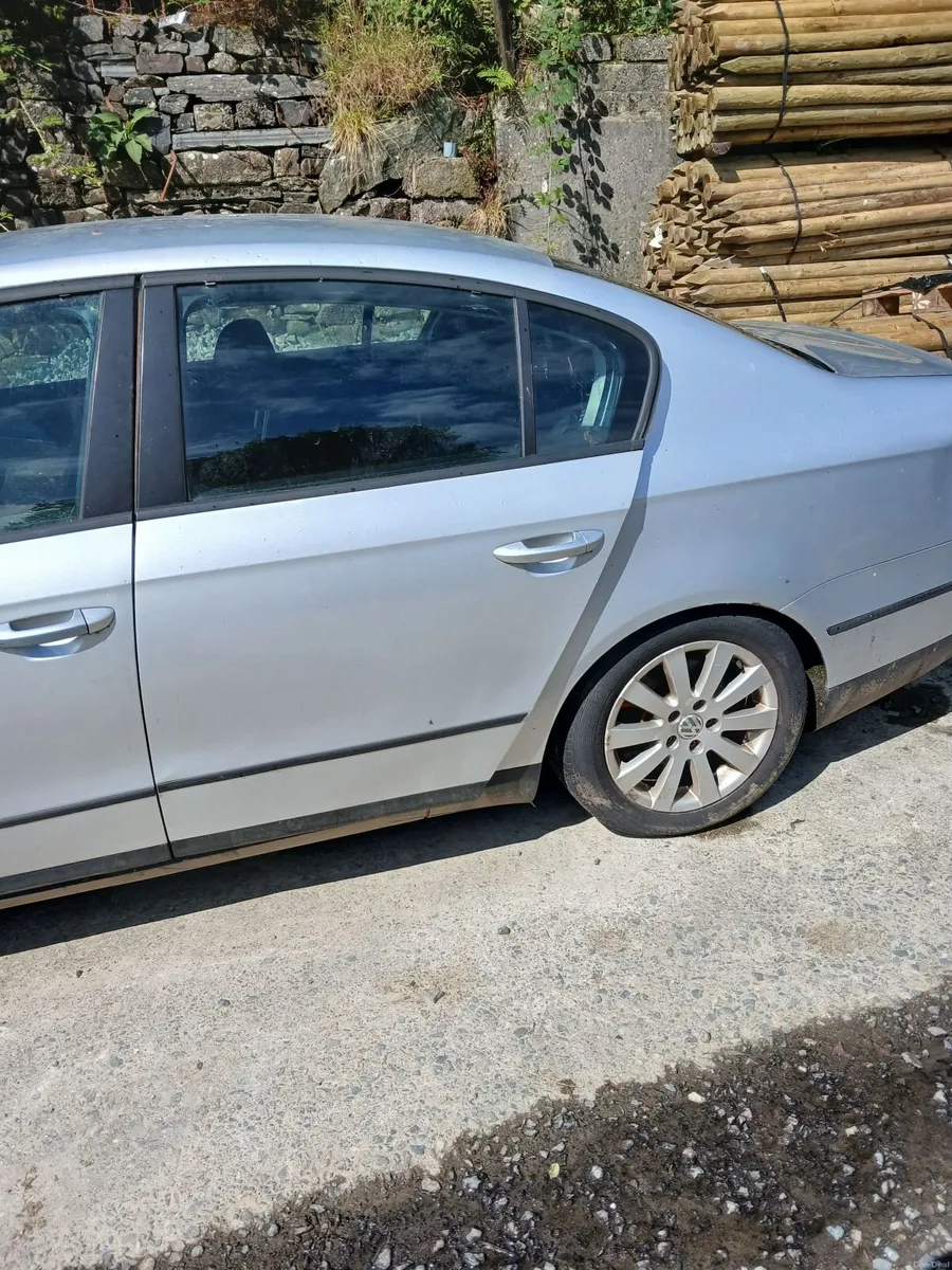 Volkswagen Passat 2007 - Image 4