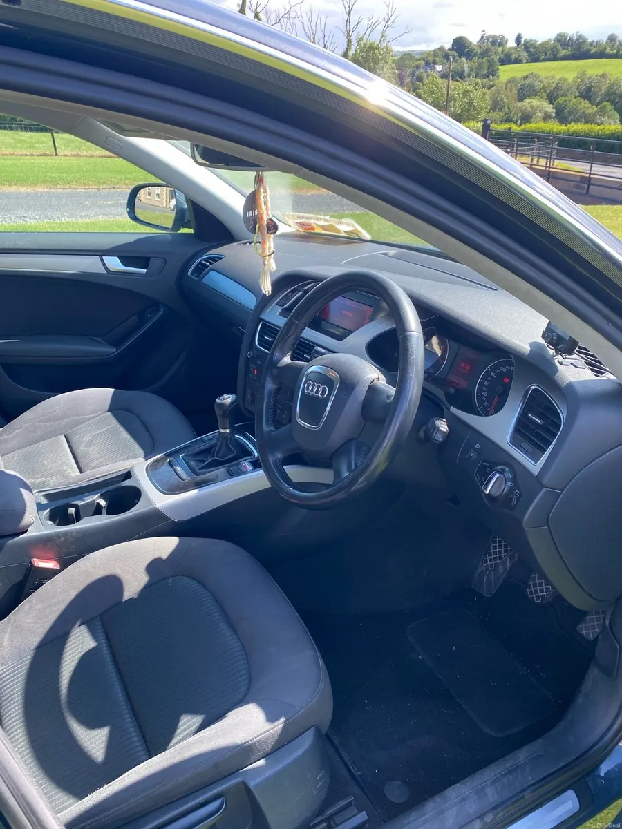Audi A4 2010 - Image 6