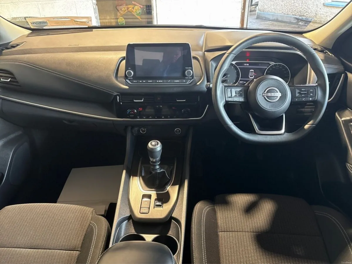 Nissan Qashqai 1.3 PET MILD HYBRID SV - Image 3