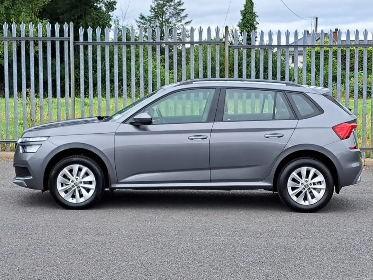 Skoda Kamiq AMBITION 1.0TSI 110BHP **1 OWNER** - Image 5