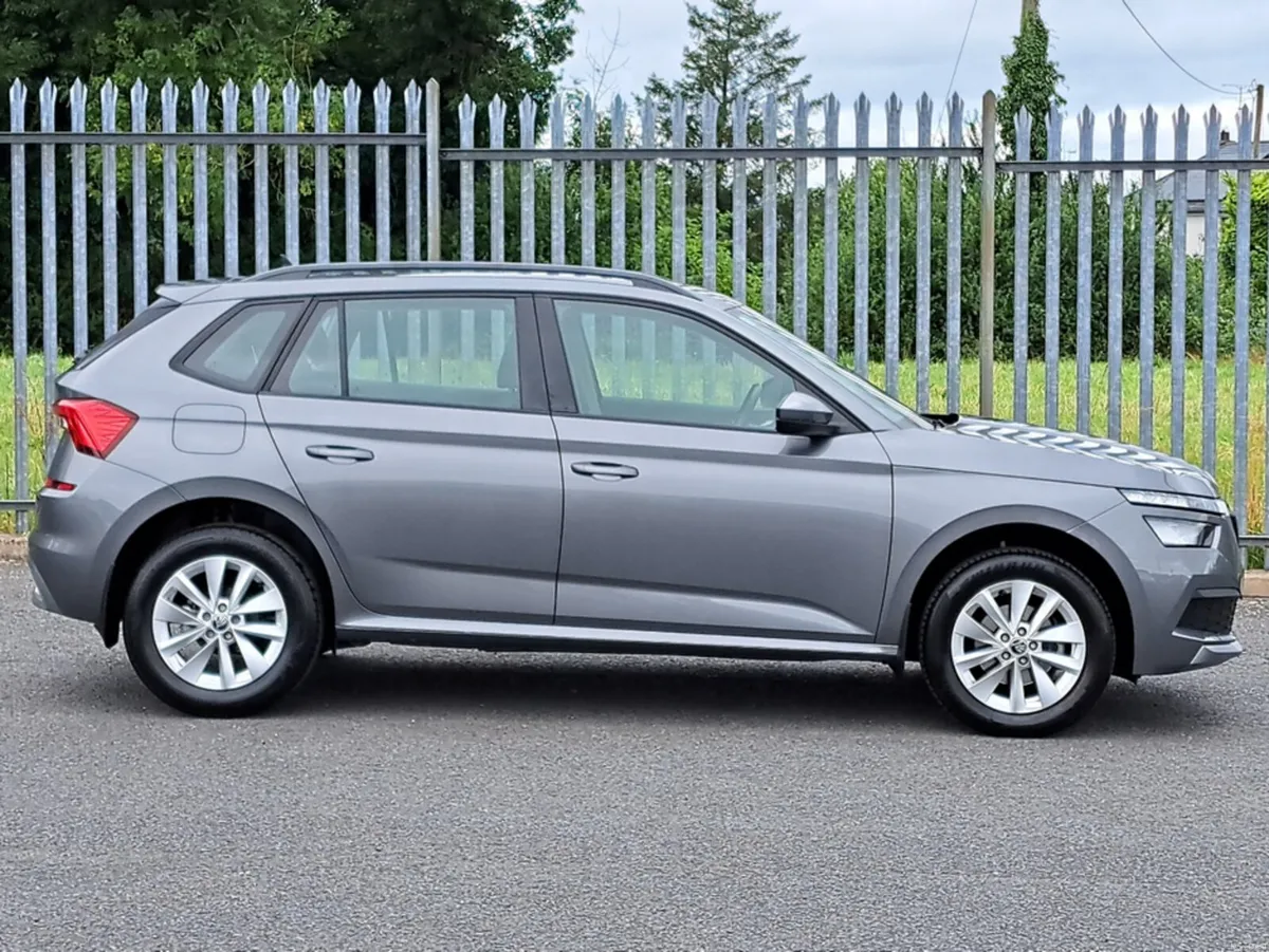 Skoda Kamiq AMBITION 1.0TSI 110BHP **1 OWNER** - Image 2