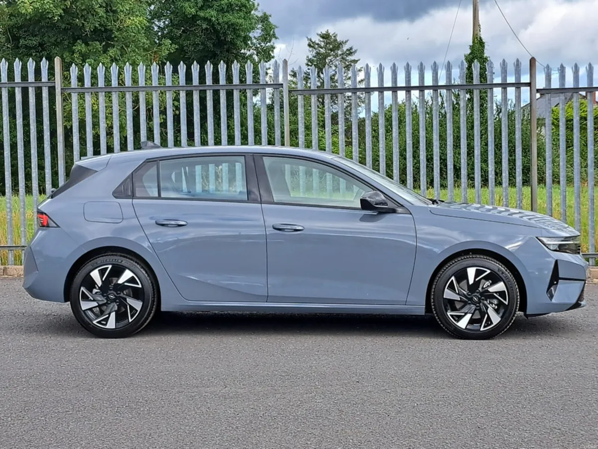 Opel Astra ELEGANCE 1.5TD 130BHP 8 SPEED AUTOMATIC - Image 5