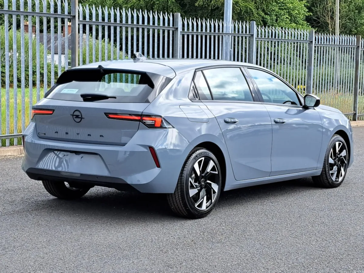 Opel Astra ELEGANCE 1.5TD 130BHP 8 SPEED AUTOMATIC - Image 6