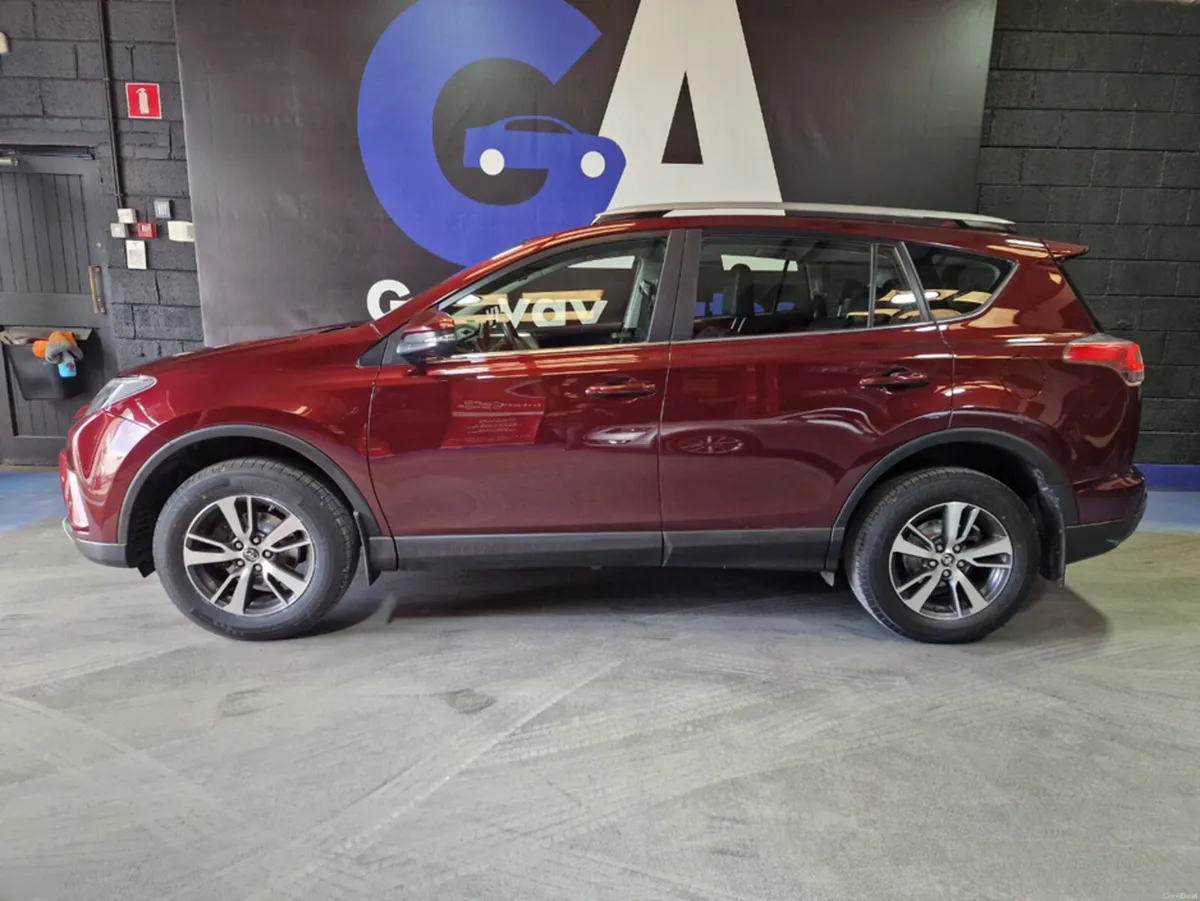 Toyota RAV4 2.0 D-4D **REVERSING CAMERA, FULLY SER - Image 5