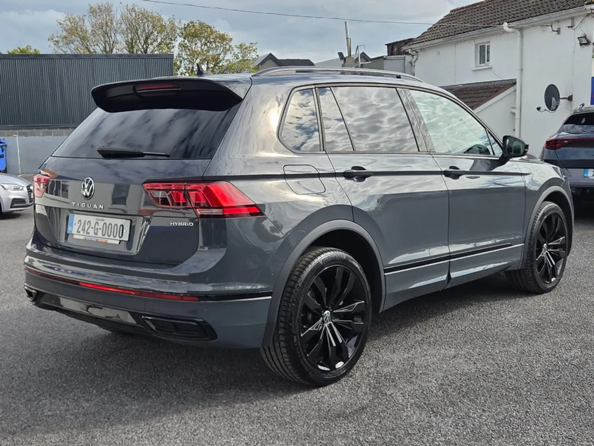 Volkswagen Tiguan TSI PHEV EDITION DSG BLACK - Image 4