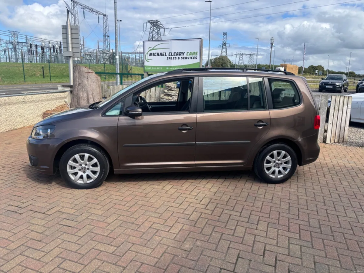 Volkswagen Touran TRENDLINE BLUEMOTION 1.6 TDI DSG - Image 2