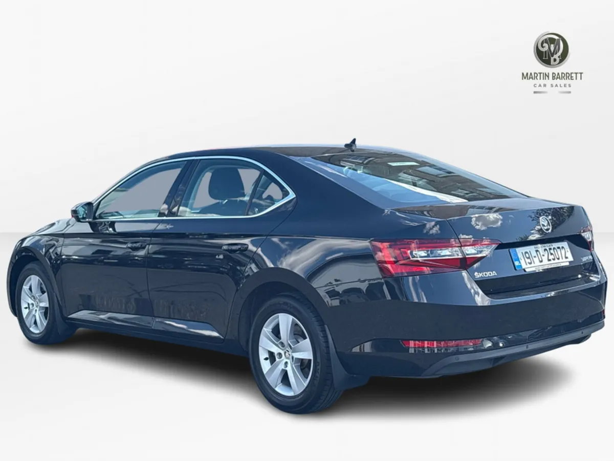 Skoda Superb AMBITION 2.0 TDI 150HP DSG 4DR AUTO - Image 3