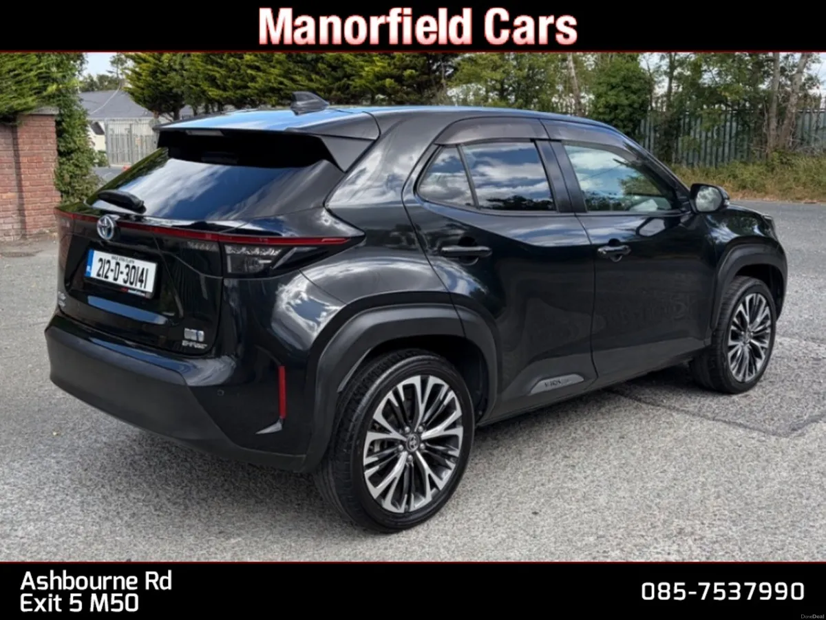 2021 212 Toyota Yaris Cross 4WD Hybrid Auto SUV - Image 4