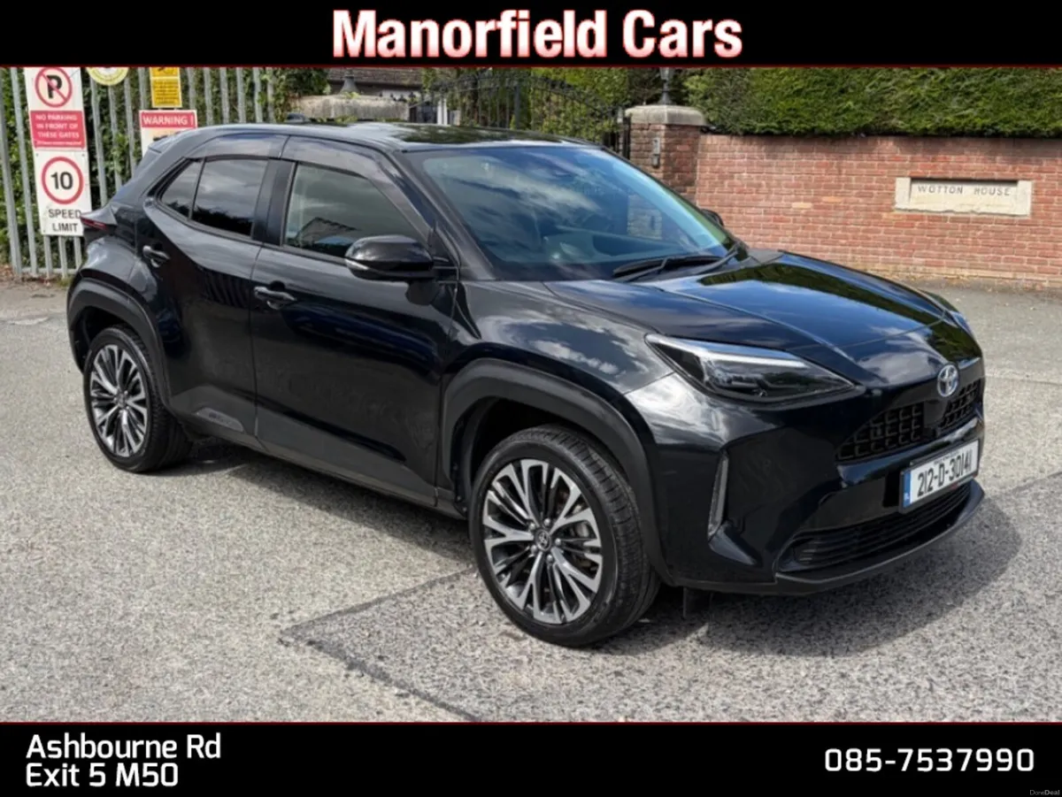 2021 212 Toyota Yaris Cross 4WD Hybrid Auto SUV - Image 1