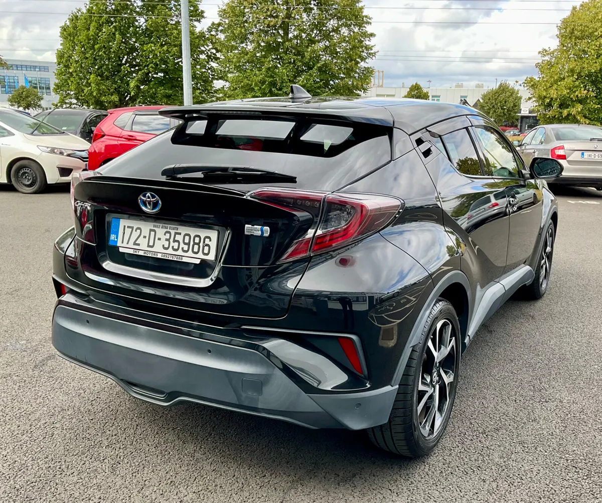 Toyota C-HR 2017 Hybrid Automatic - Image 3
