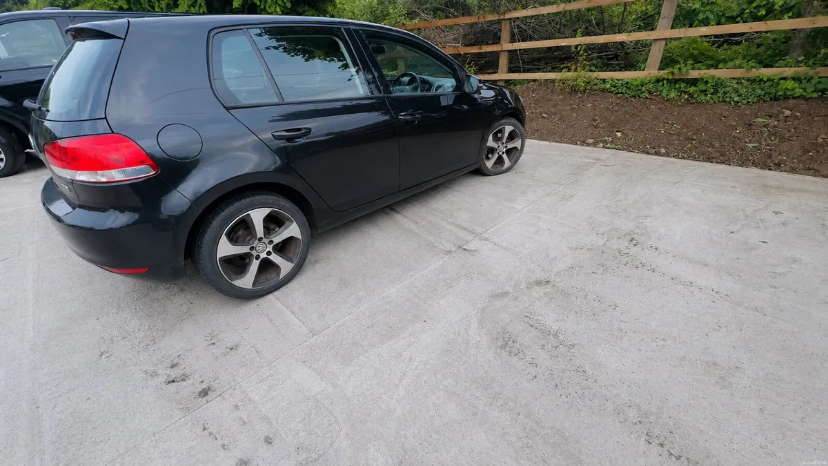 Volkswagen Golf 2011 - Image 1