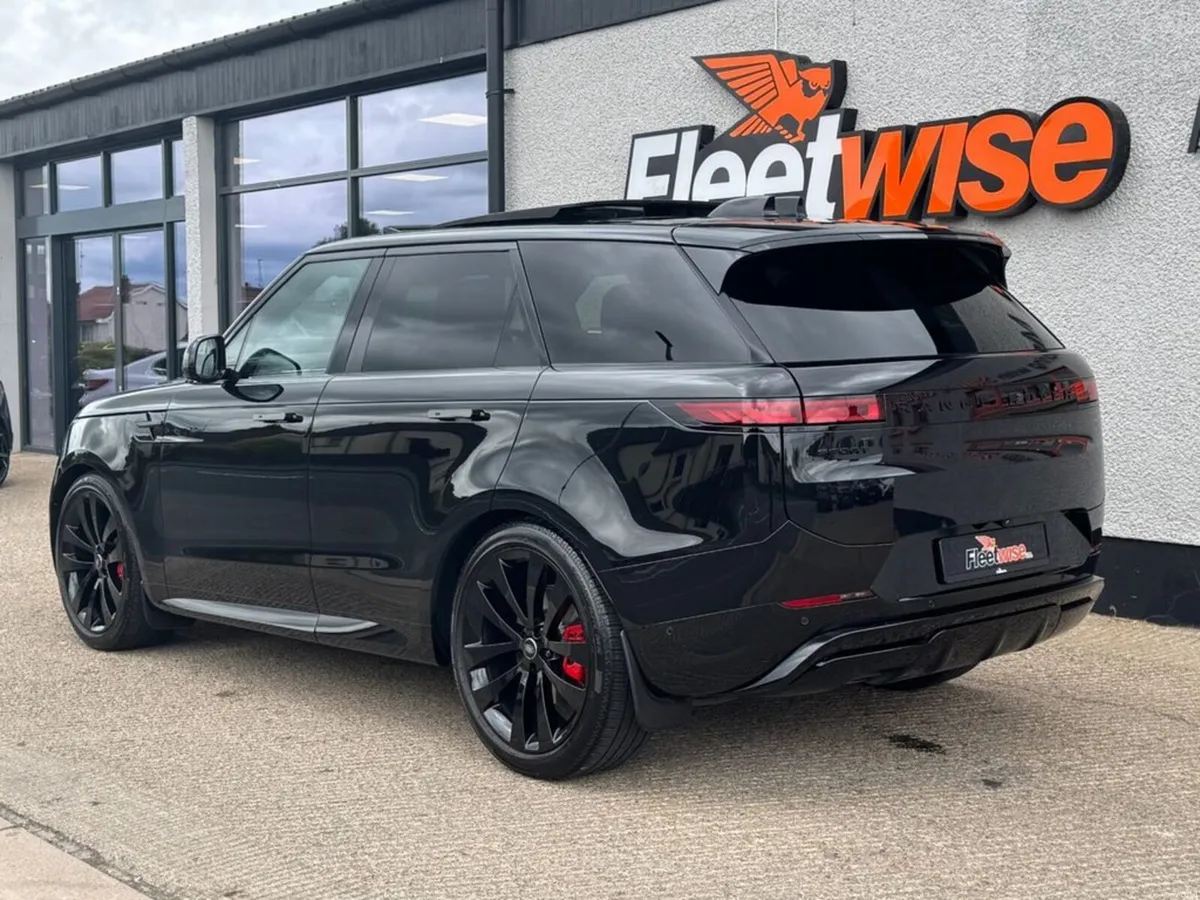 3.0 D300 MHEV Stealth Edition SUV 5dr Diesel Auto - Image 6