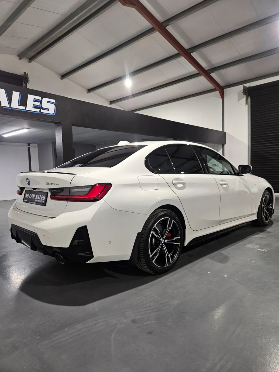 BMW 3-Series 2025 330e m-sport - Image 5