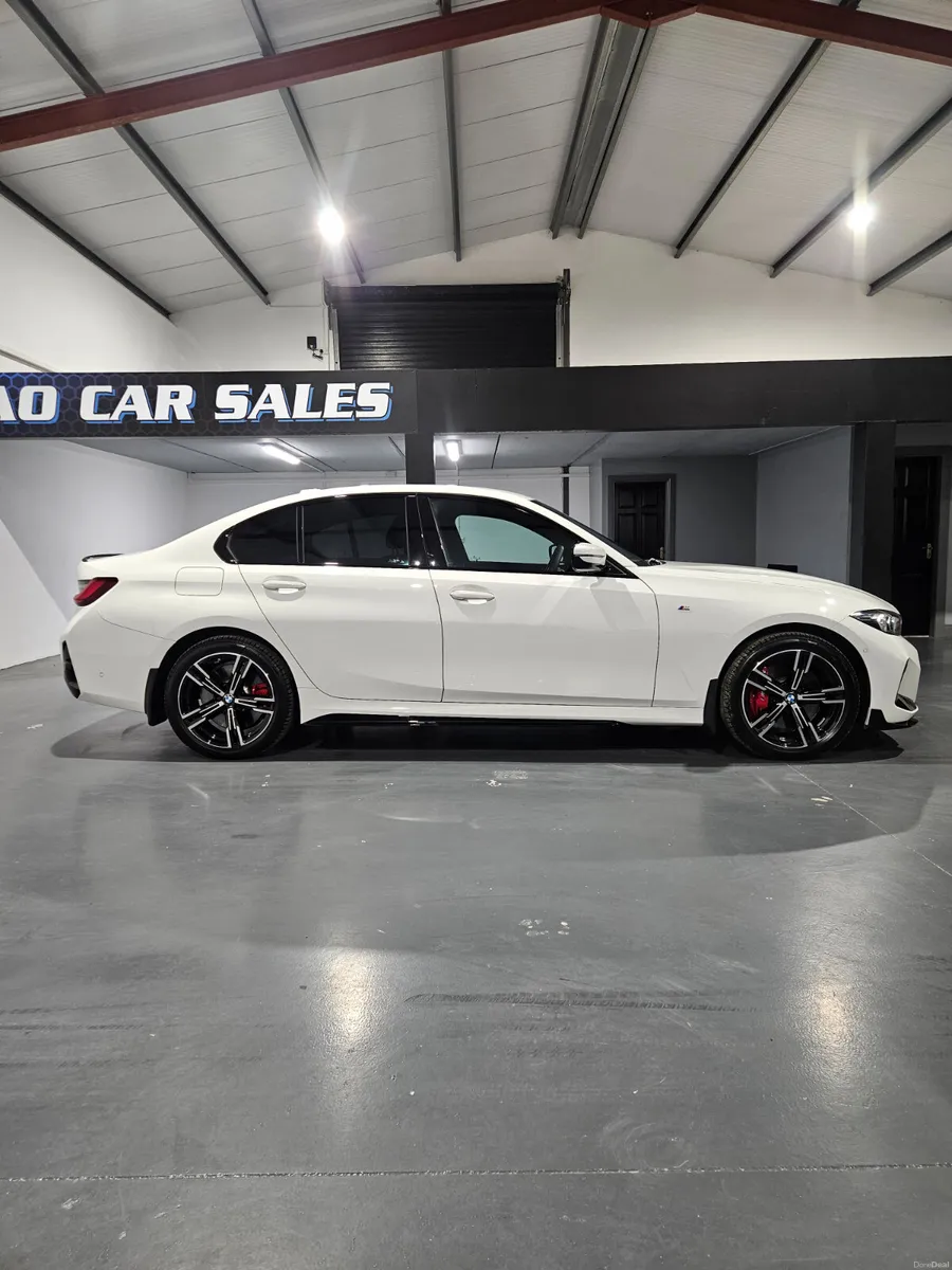 BMW 3-Series 2025 330e m-sport - Image 4