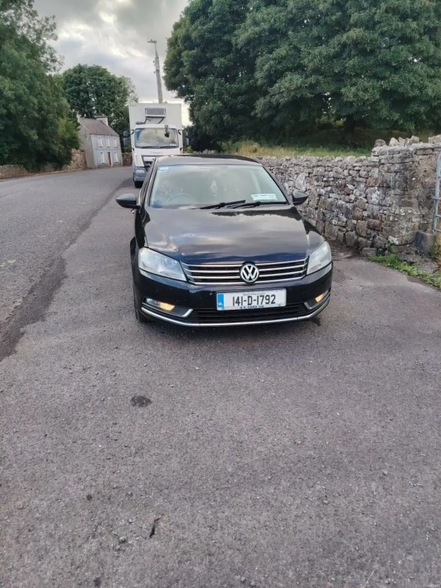 2014 Volkswagen Passat - Image 1