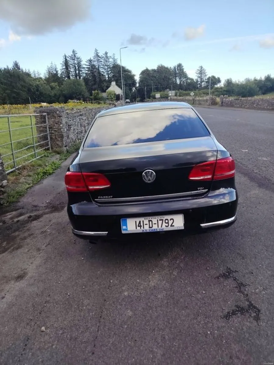 2014 Volkswagen Passat - Image 5