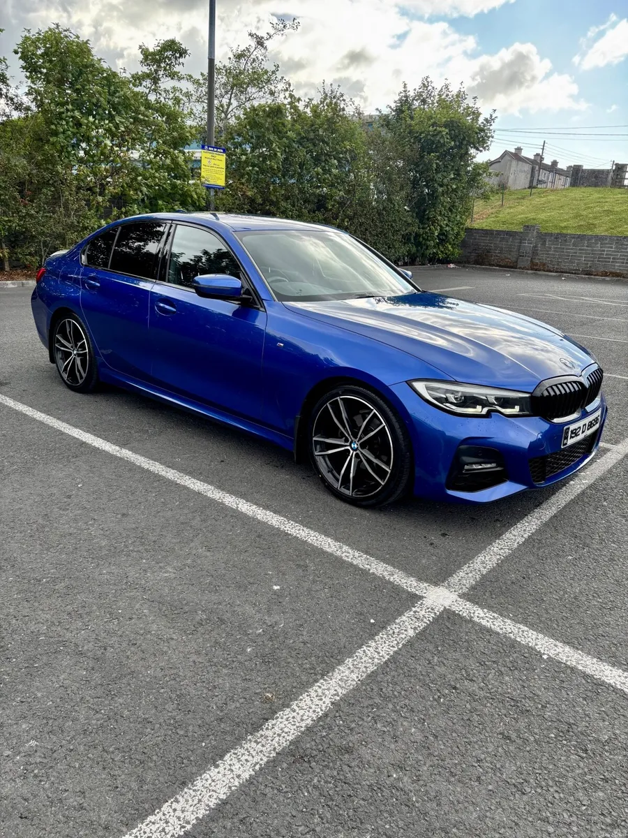 BMW 3-Series 2019 - Image 2