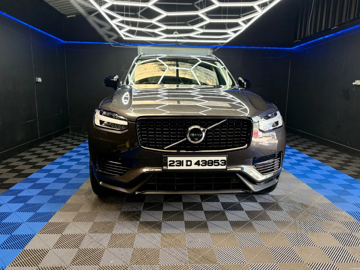 Volvo XC90 T8 R-DESIGN,PANORAMIC 7 SEATS - Image 2