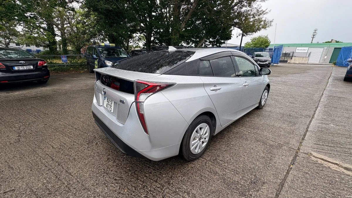 Toyota Prius 1.8 Hybrid Petrol 2016 - Image 6