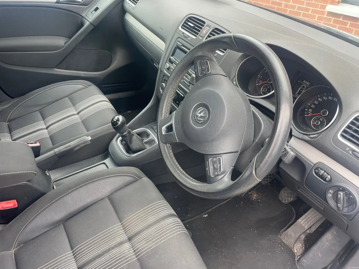 Volkswagen Golf 2012 - Image 2