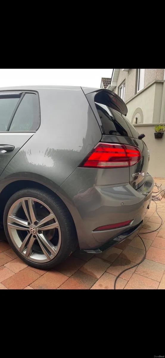 Volkswagen Golf R Line - Image 4