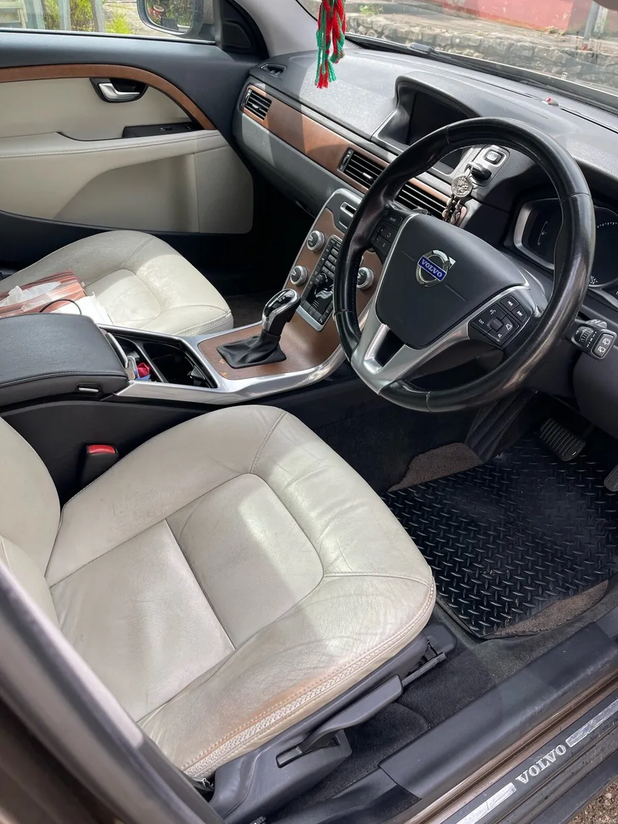 Car - Image 2