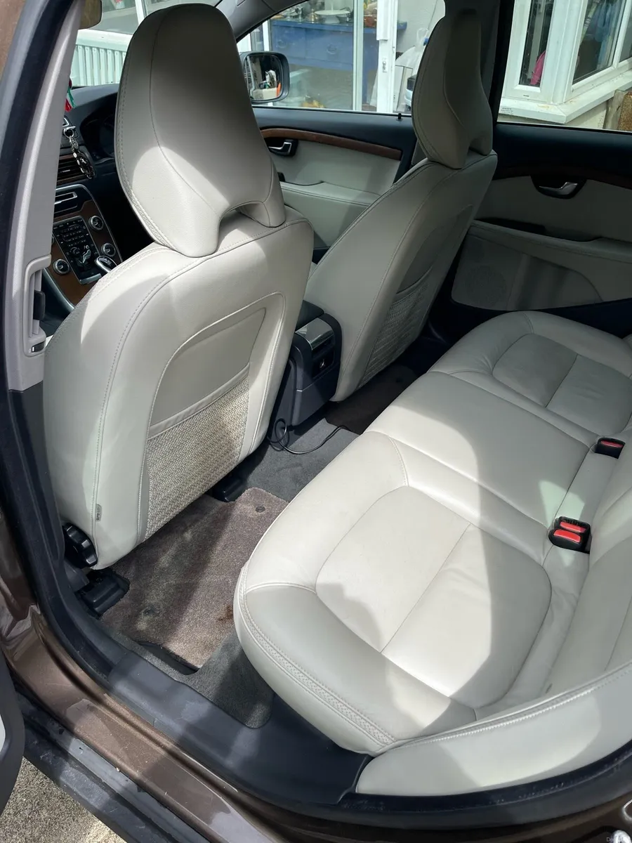 Car - Image 4