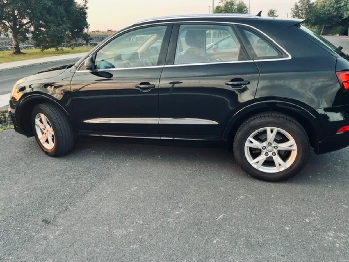 Audi Q3 2015 - Image 5