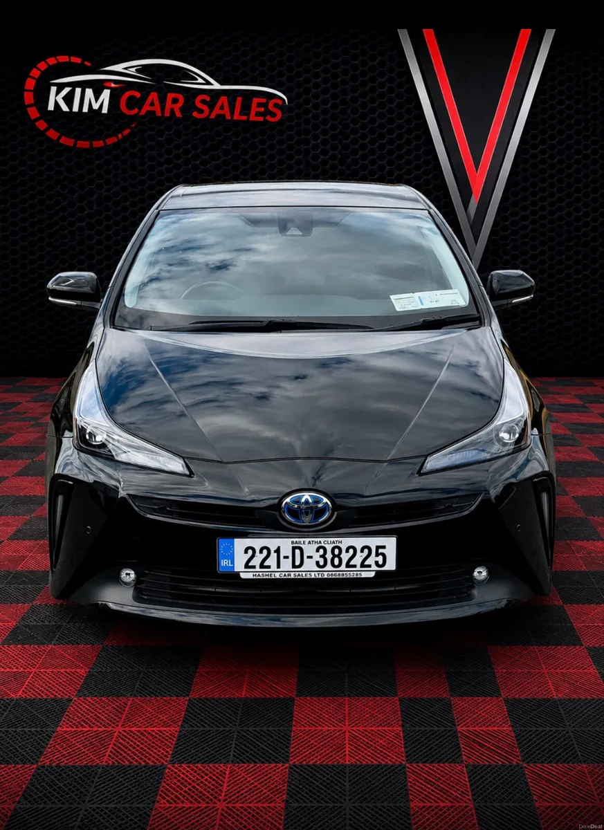LUXURY TOYOTA PRIUS LEATHER & HEATED SEAT TOP SPEC - Image 3