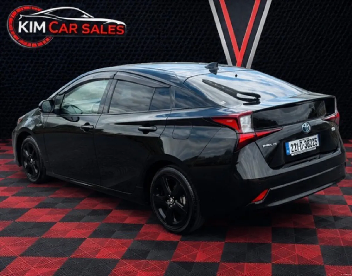 LUXURY TOYOTA PRIUS LEATHER & HEATED SEAT TOP SPEC - Image 6