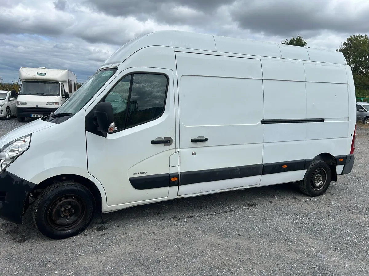 Renault Master extra high roof €3650 - Image 3