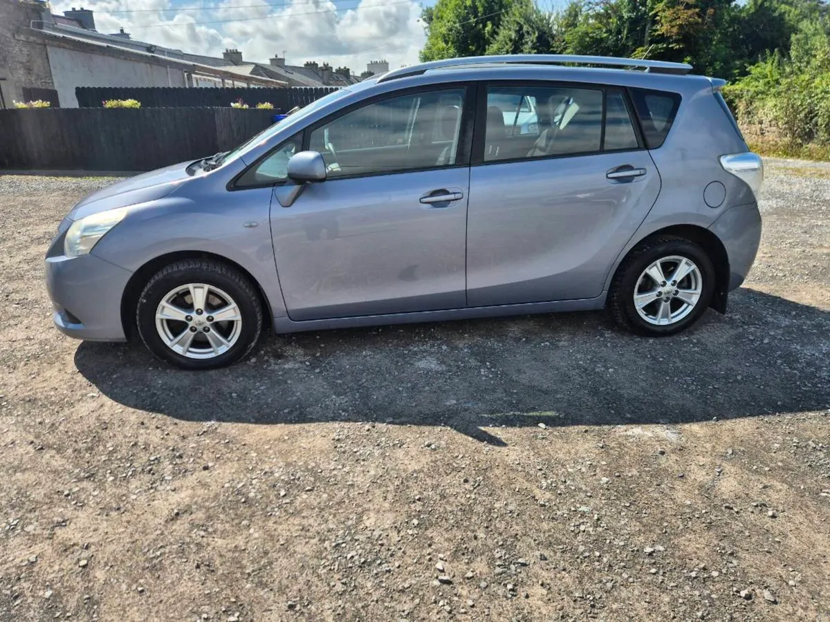 Toyota verso 2010 7 seats - Image 4