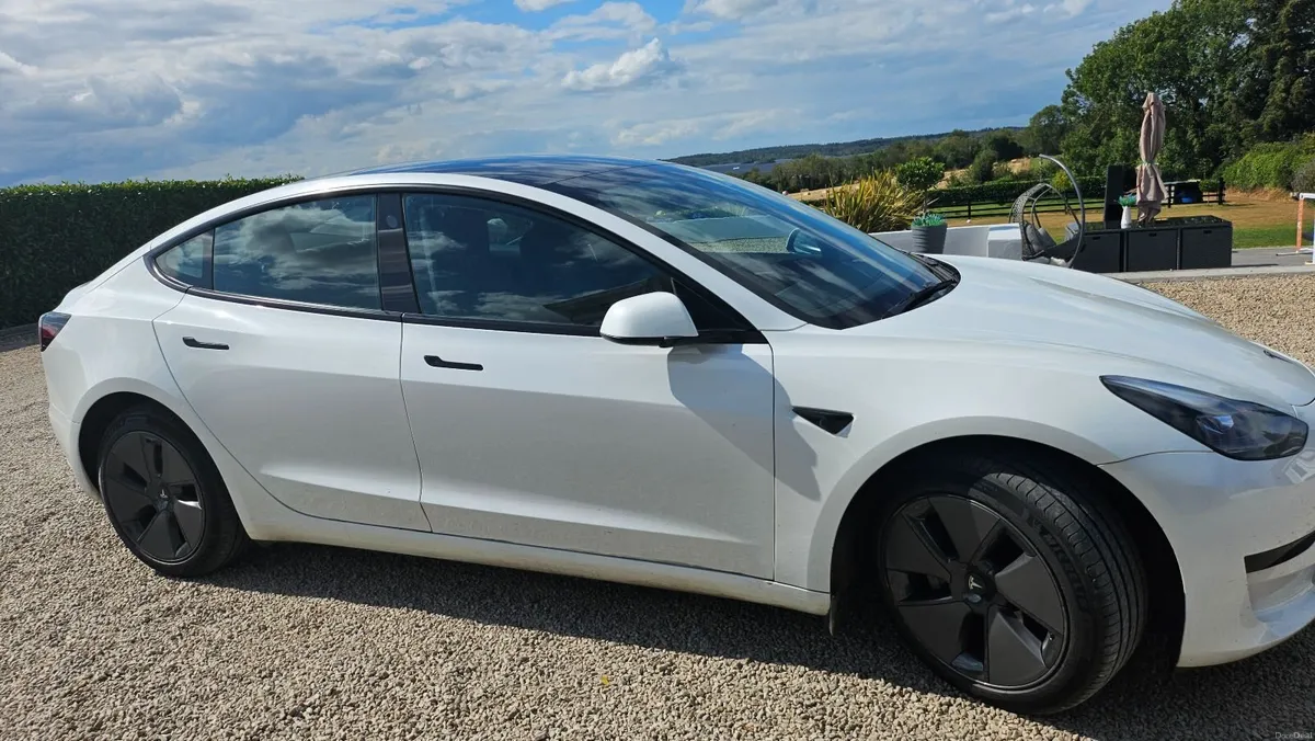 Tesla Model 3 2023(2) RWD - Image 1
