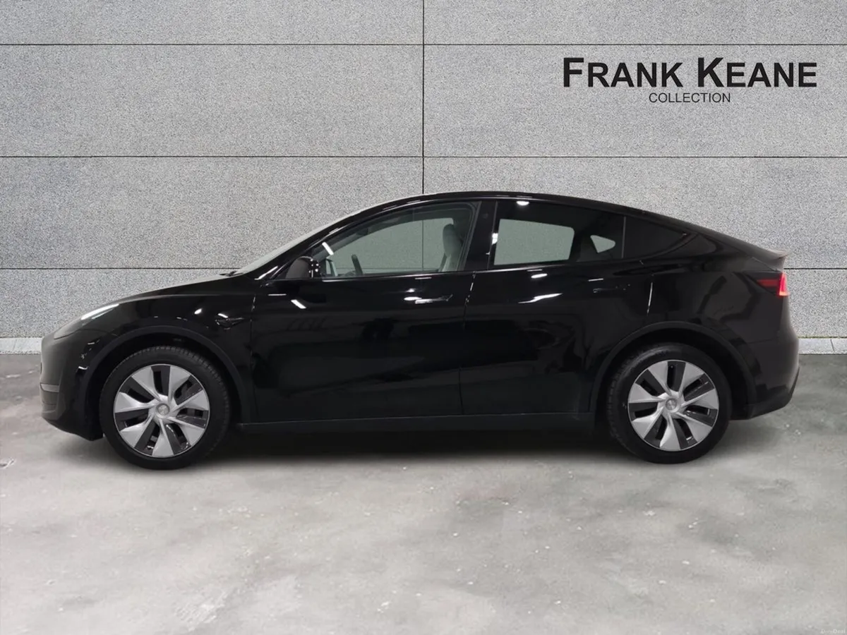 Tesla Model Y Long Range Dual Motor AWD - Image 3