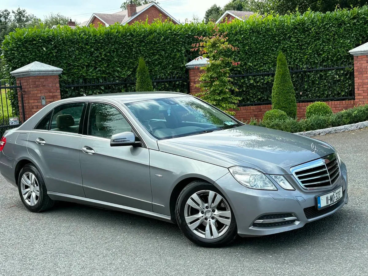 2011 Mercedes E220 Avangarde Automatic - Image 2
