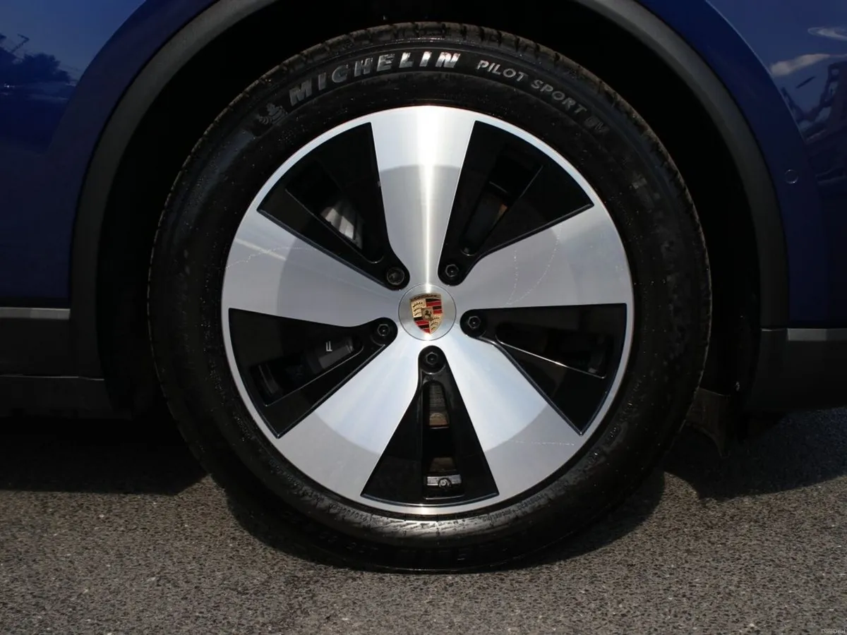 Porsche Macan Electric - Image 6