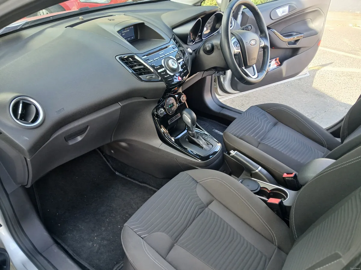 Ford Fiesta 2015 - Image 5