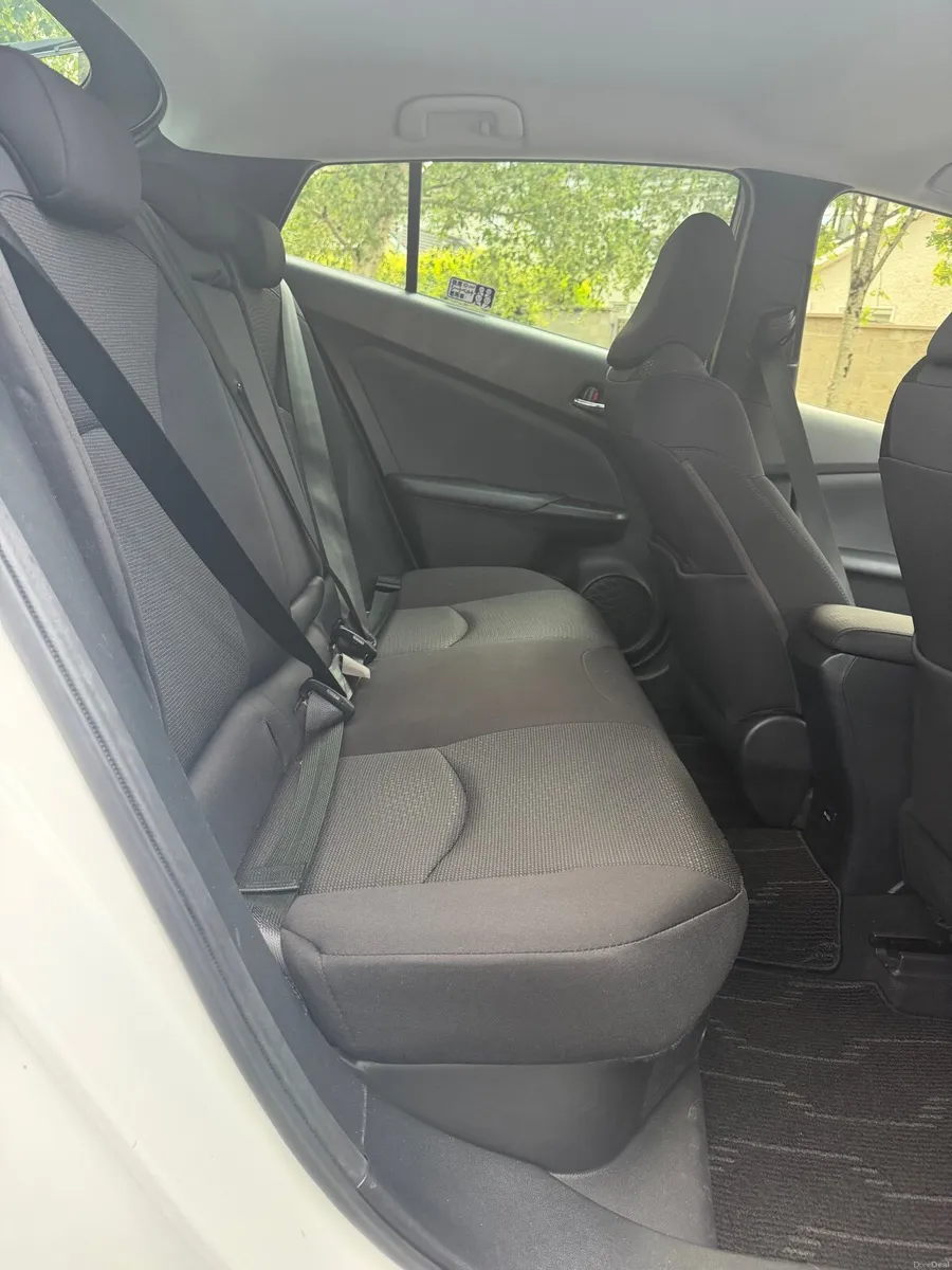 Toyota Prius 2022 - Image 5
