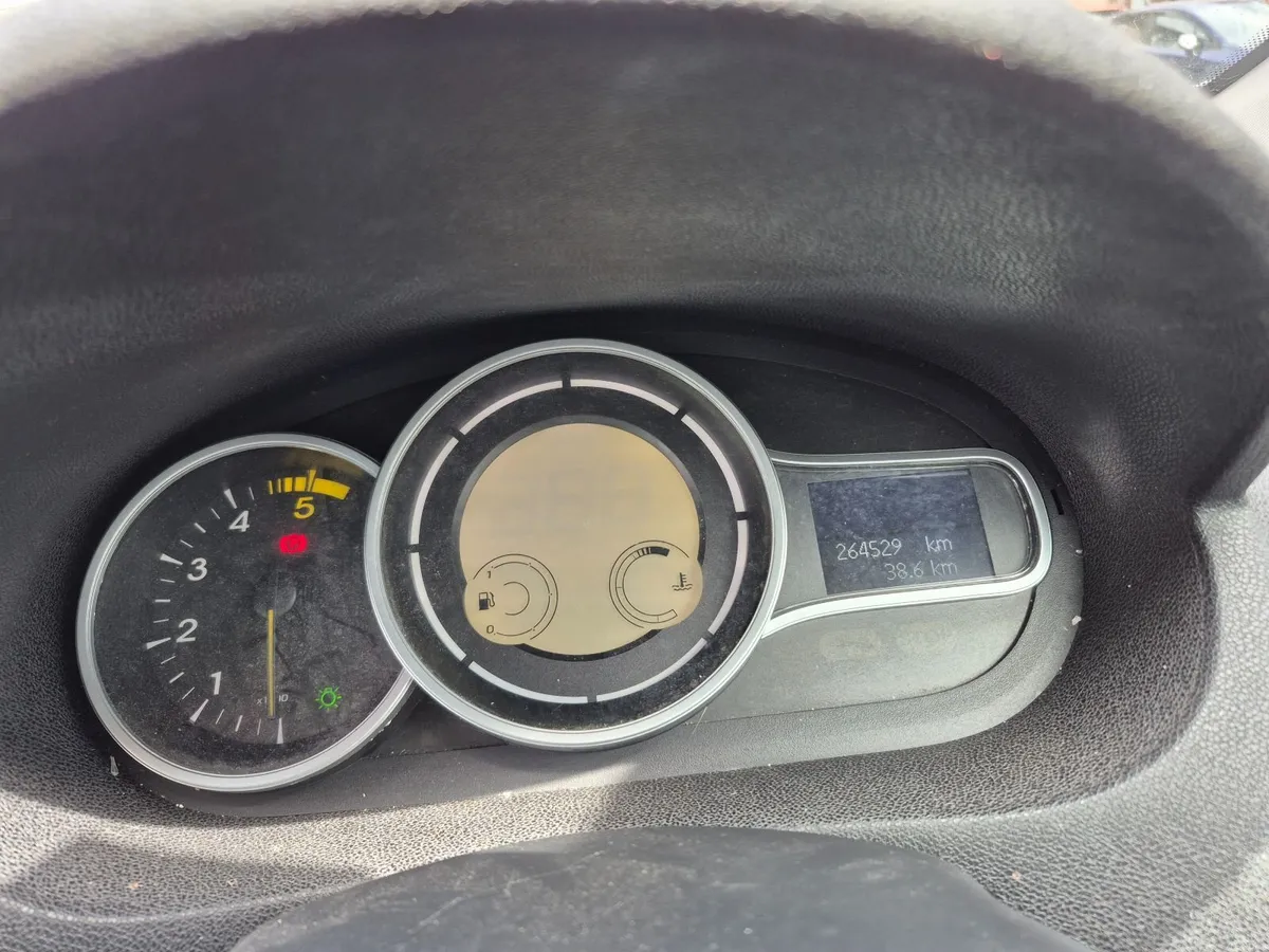 Renault Fluence 2011 New NCT 06/27 - Image 6