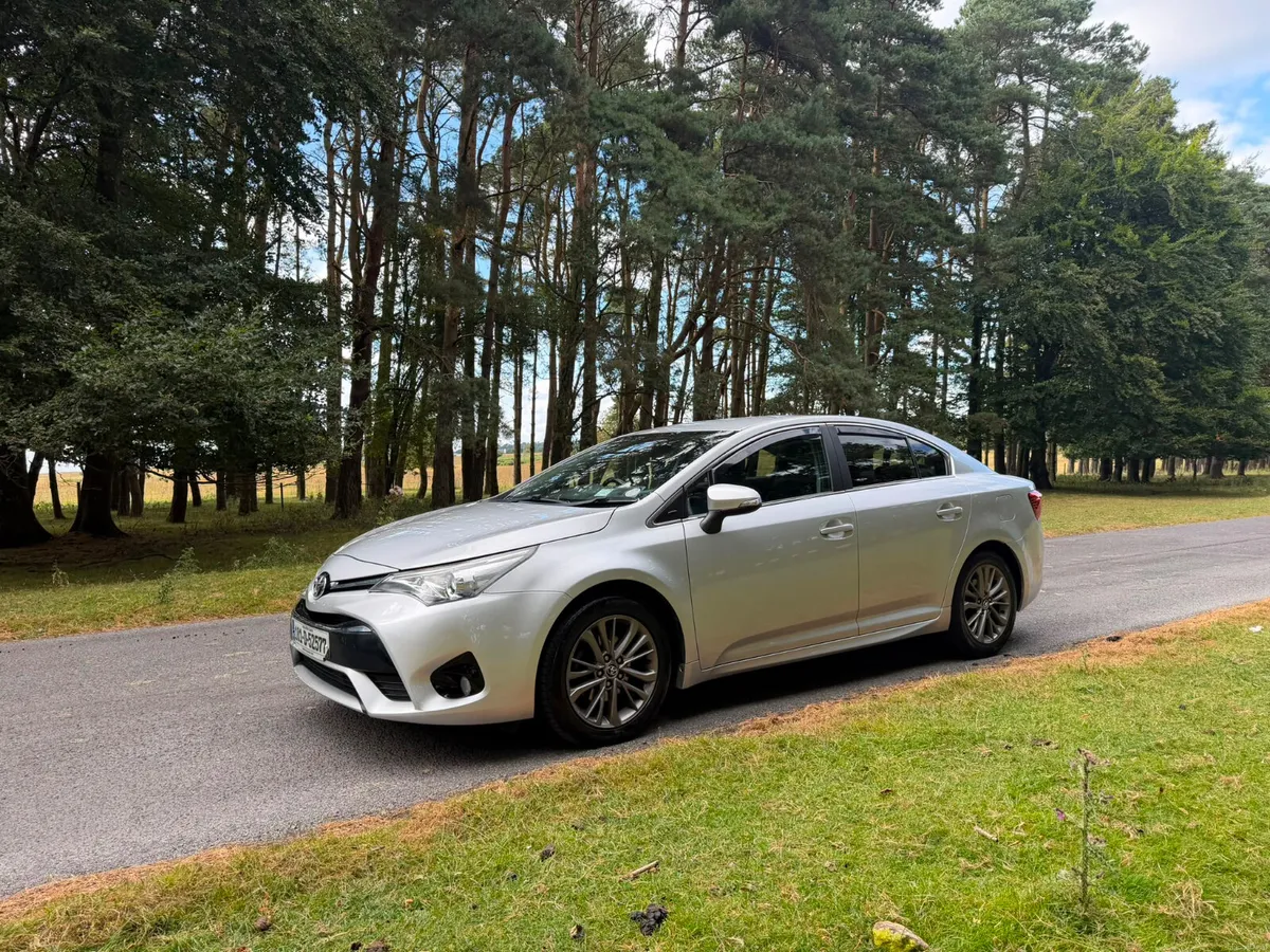 Toyota Avensis 2018 Diesel Low KM - Image 3