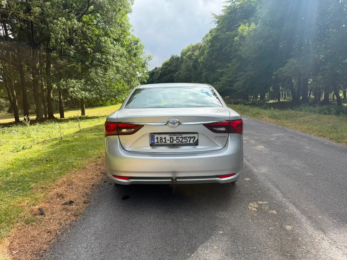 Toyota Avensis 2018 Diesel Low KM - Image 6